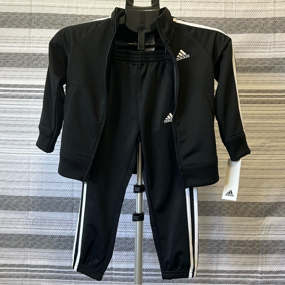 Adidas Boys Size 4 ( 4T ) Matching Set